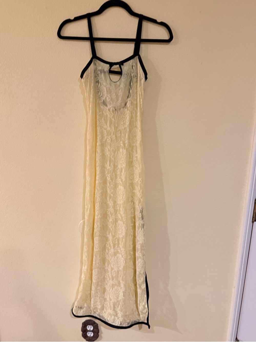 Victoria's Secret yellow rose slip Lace Chemise with Black Trim size medium